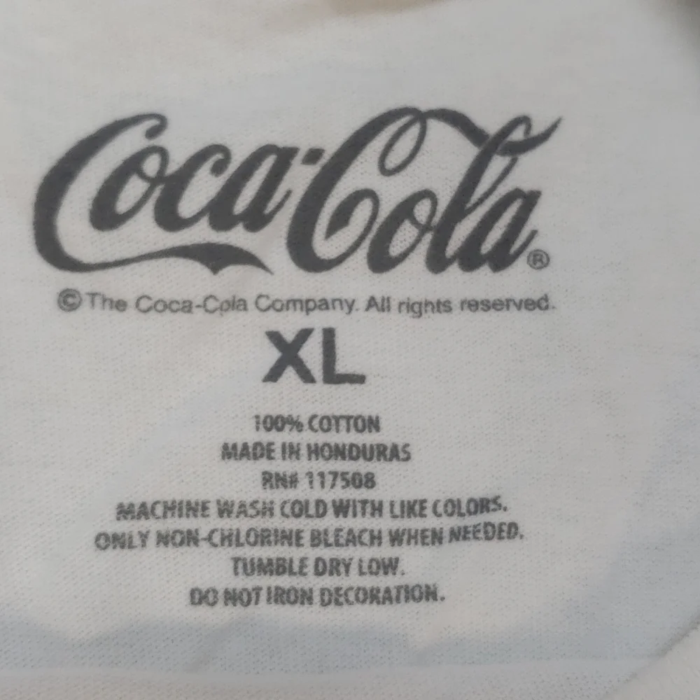 NWOT Men's Coca-Cola T-shirt - Picture 4 of 4